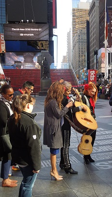 New York Guitarrone auf dem Time Square